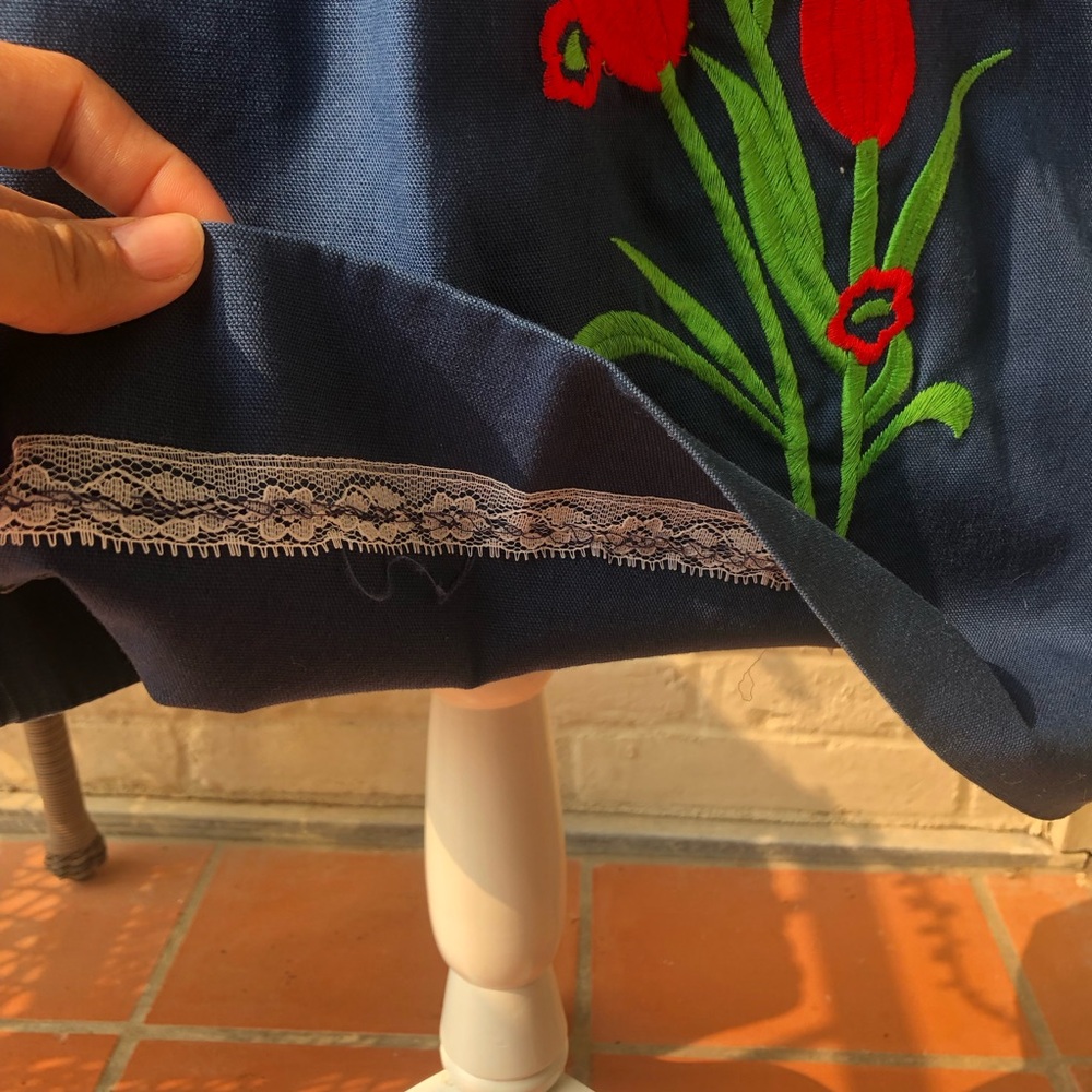 Vintage 90’s Embroidered Skirt - Picture 5 of 7